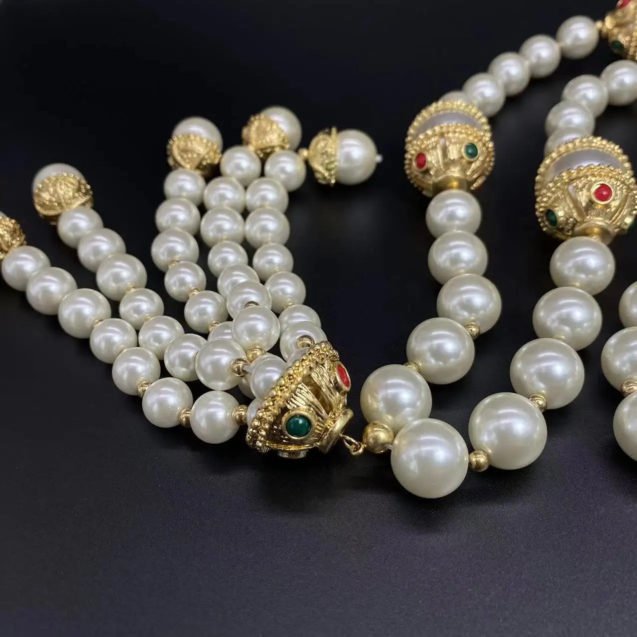 Luxury Vintage Baroque  Pearl Necklace