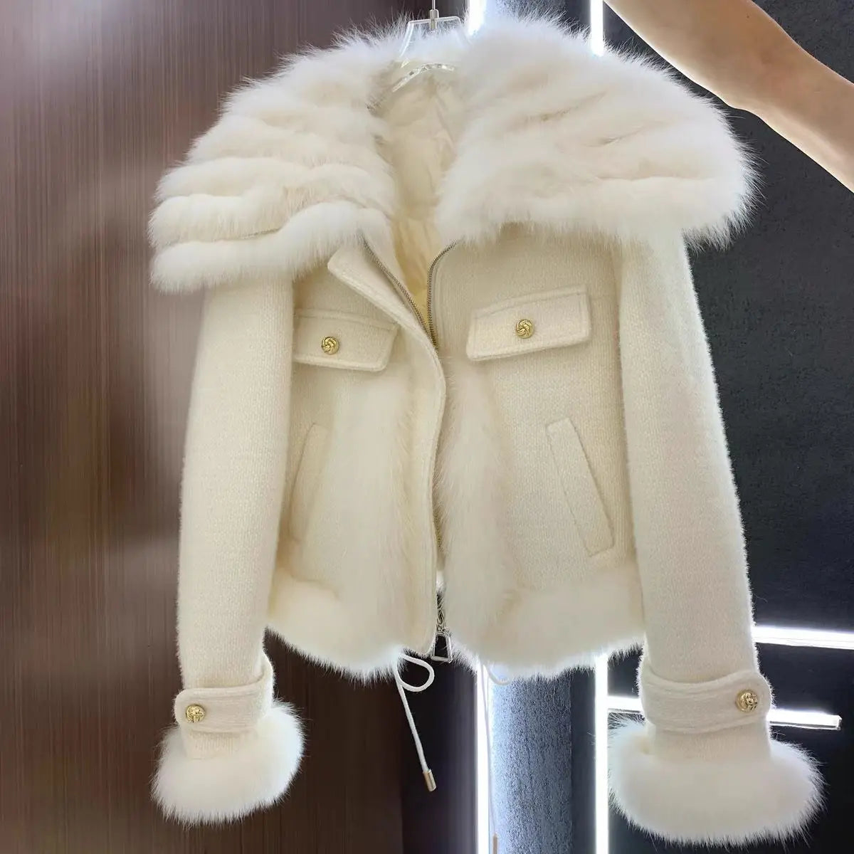 ﻿ Beautiful Temperament Environmentally Friendly Fur Coat