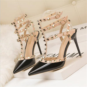 Nude Rivets Buckle Shoe